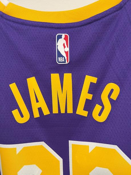 Originálny lakers dres lebron james, nike,m