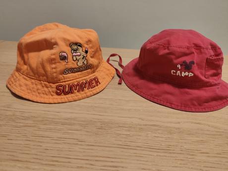 Klobúčiky, chicco,74