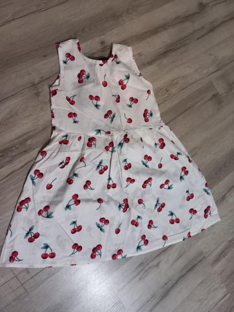 Dievčenské šaty, 122