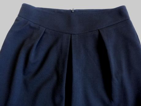 Dve dámske sukne vo veľ.m / 40, m