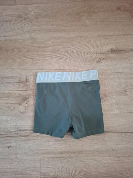 Šortky, nike,s