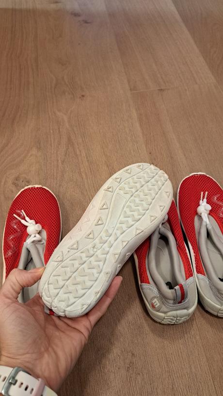 Topanky do vody 33 a mam aj 34velkost, 33