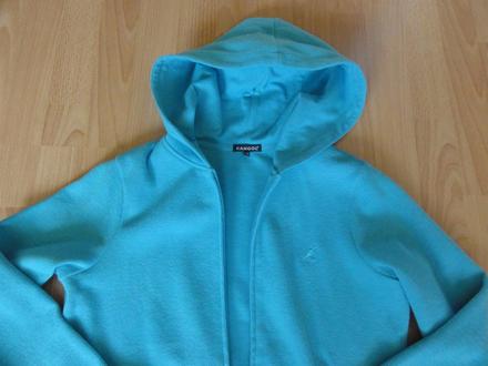 Dámsky hrubší sveter s kapuckou zn. kangol, m