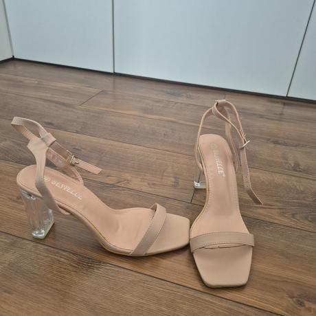 Sandalky, 40