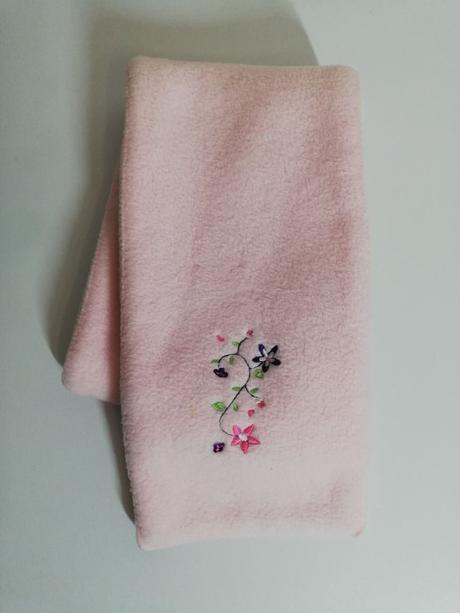 Dievčenský šál, 74