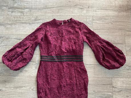 Kvalitne spolocenske saty zn. threadz, 38 / m