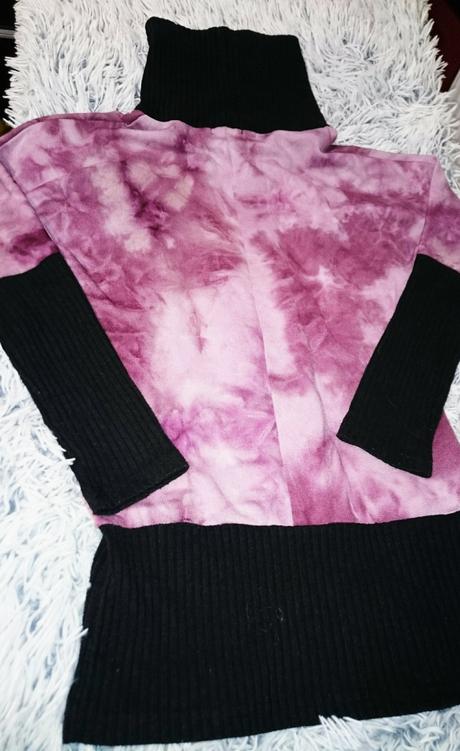 Krasny rolak s kamienkami, s