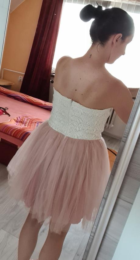 Krásné šaty s tutu, 40