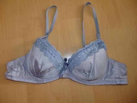 Dievcenska / damska podprsenka, 75a