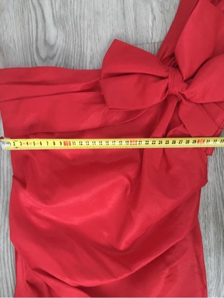 Šaty na jedno ramienko, 40