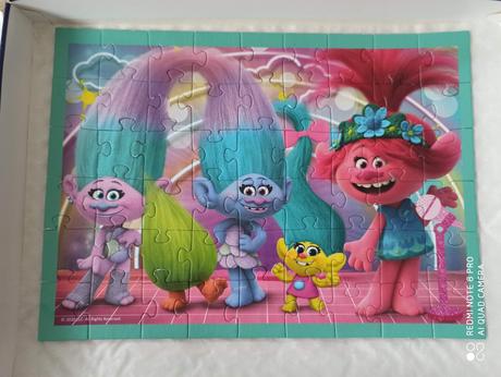 Puzzle z rozprávky trolls,