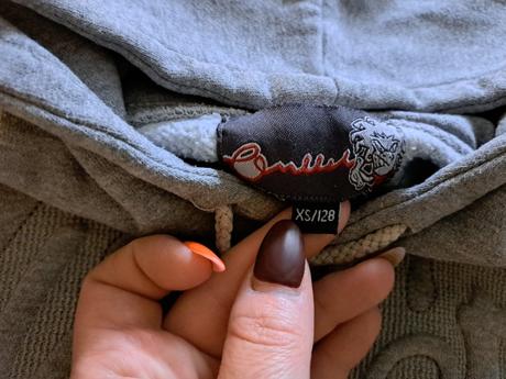 Hrubšia mikinka, 128