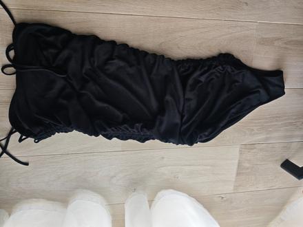 Krásne šaty nové, s