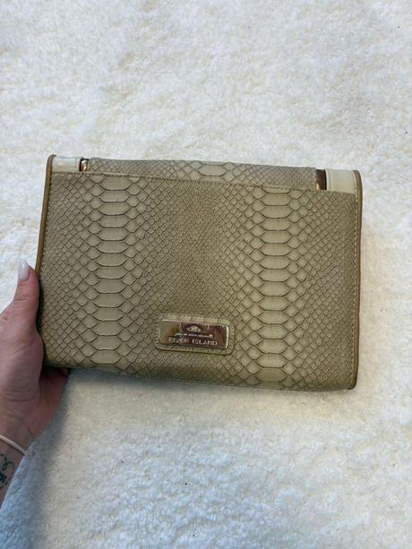 Kabelka, river island