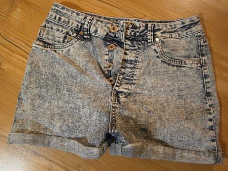 Kraťasy po 3 eur/ks, m