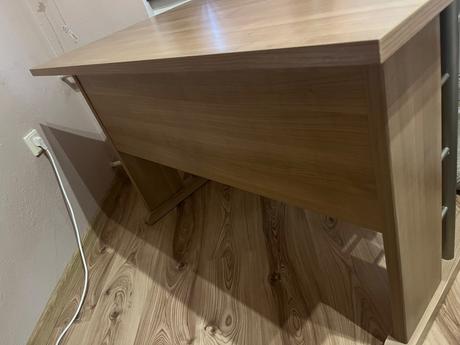 Písací stôl point, 