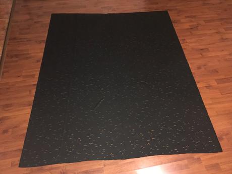 Látka s lesklým zlatým vzorom -196 x 160cm,