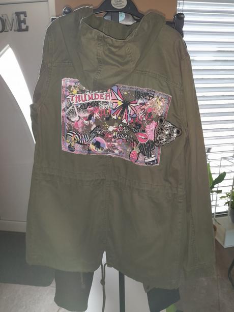 Bunda latkova khaki s aplikaciami, takko,170