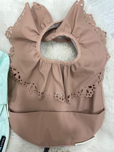 Podbradníky, elodie details