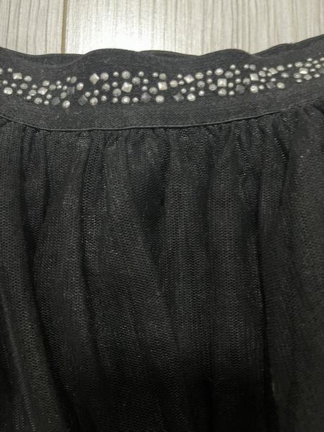 Čierna tylová sukňa s ozdobným pasom, coccodrillo,98