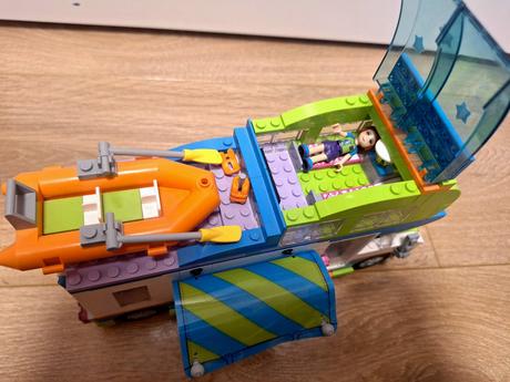 Lego friends 41339 mia a jej karavan,