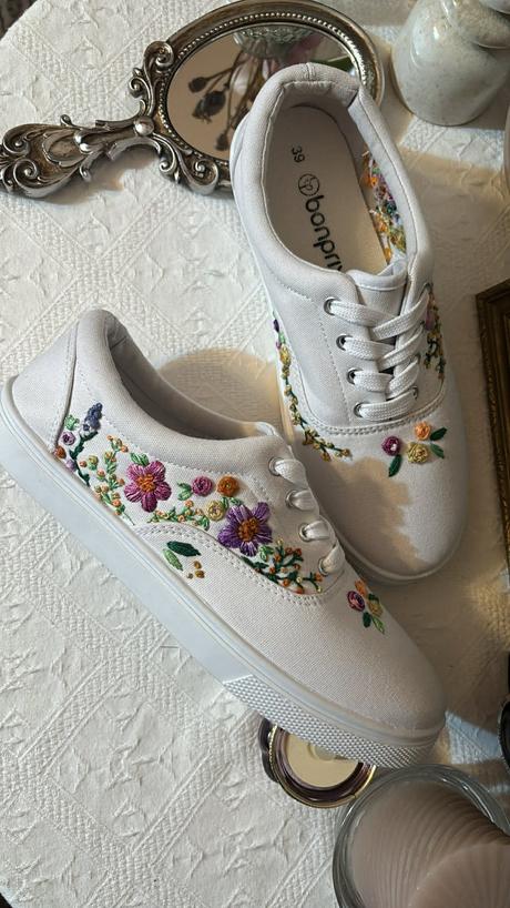 Plátené, ručne vyšívané tenisky, 36 - 42