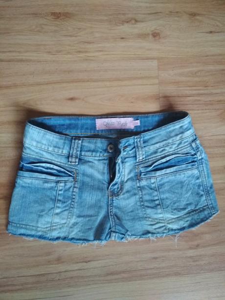 Darujem za nákup šortky, s