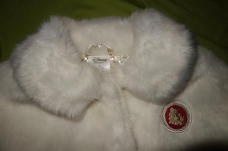 Kozusinkova pelerinka disney store, disney,98