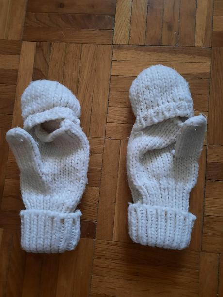 Dievčenské rukavice, 116