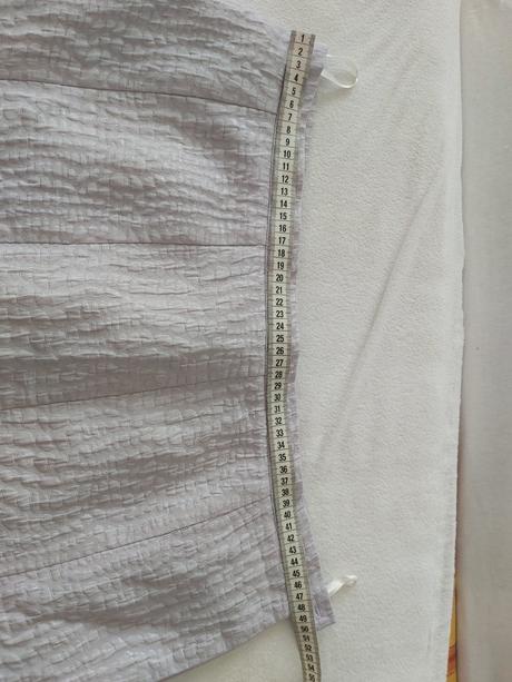 Spoločenský kostým, 42