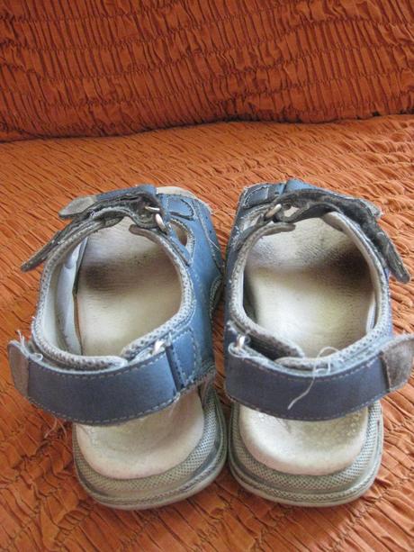 Sandálky, baťa,32