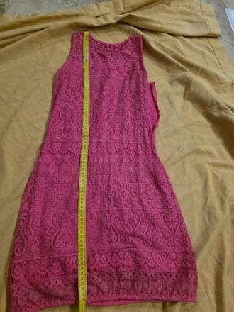 Cyklamenové šaty, 158