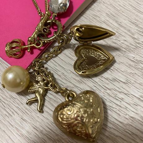 Dlhá retiazka s príveskami,