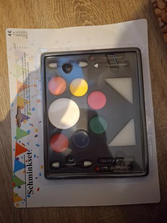 Farby na tvár- nove, 