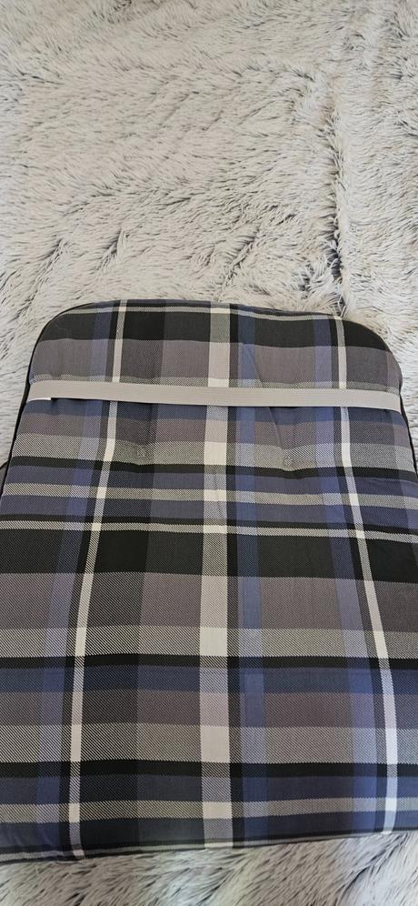 Vankúš na záhradný nábytok, 