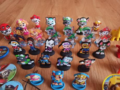 Paw patrol prívesky, odznaky, kartičky, figúrky,..,