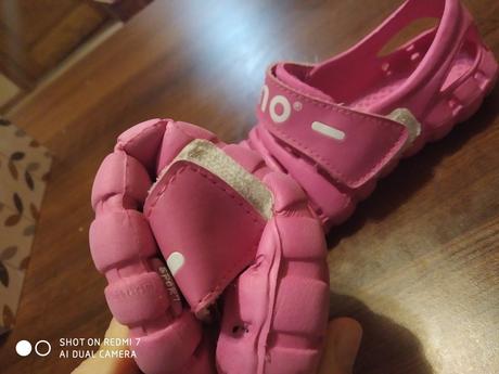 Športové sandálky, 26