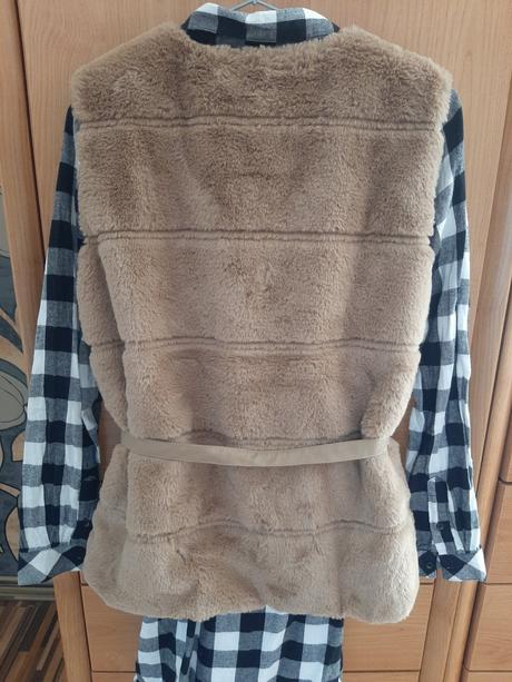 Kožušinová vesta esmara velk. m-40/42., esmara,40