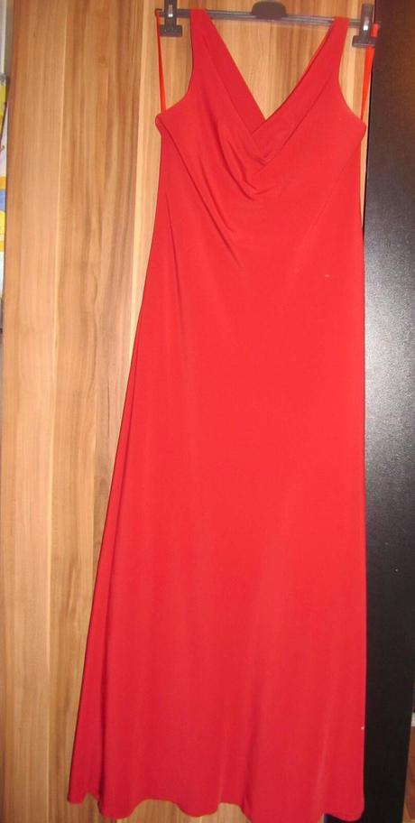 Šaty so štólou, 40