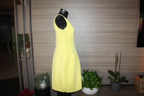 Krasne zlte saty apart, 38