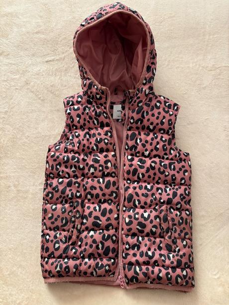 Dievčenská vesta, 140