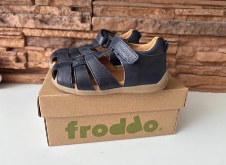 Detske sandálky, froddo,23