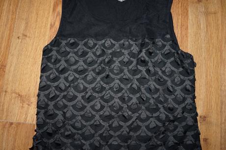 Zaujimave šaty, next,152