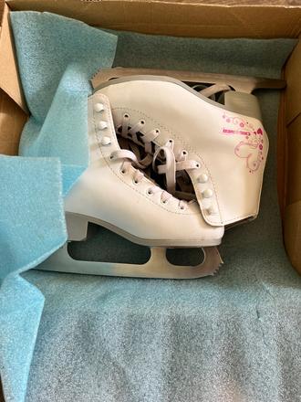 Dievčenské korčule na ľad, crowned,33
