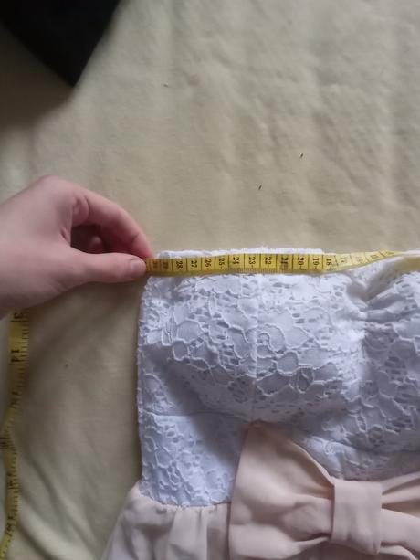 Dievčenské šaty, 188