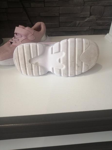 Dievčenské tenisky, 30