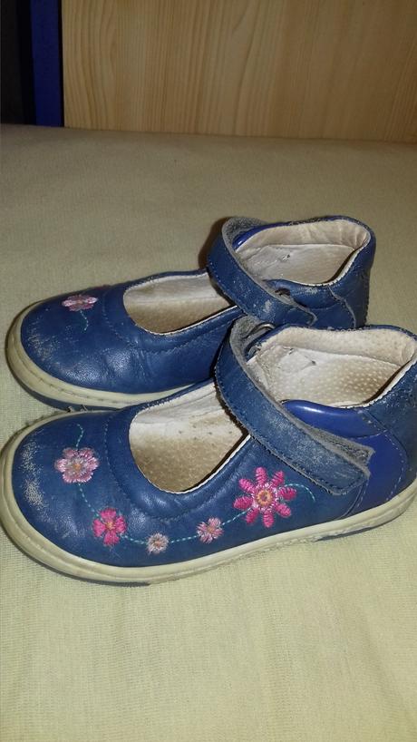 Sandalky, bambulini,23