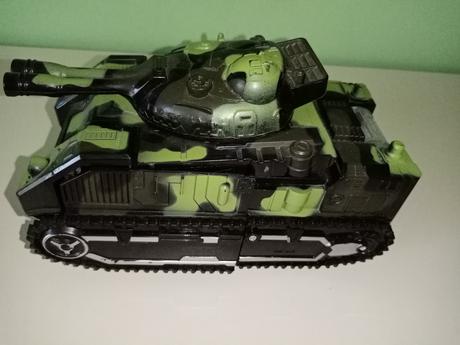Vojenský tank na batérky - 20cm,