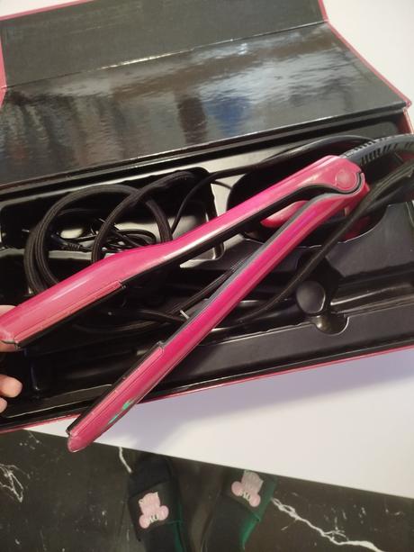 Darujem profesionálnu žehličku na vlasy rowenta, 