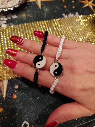 Náramky jingjang,